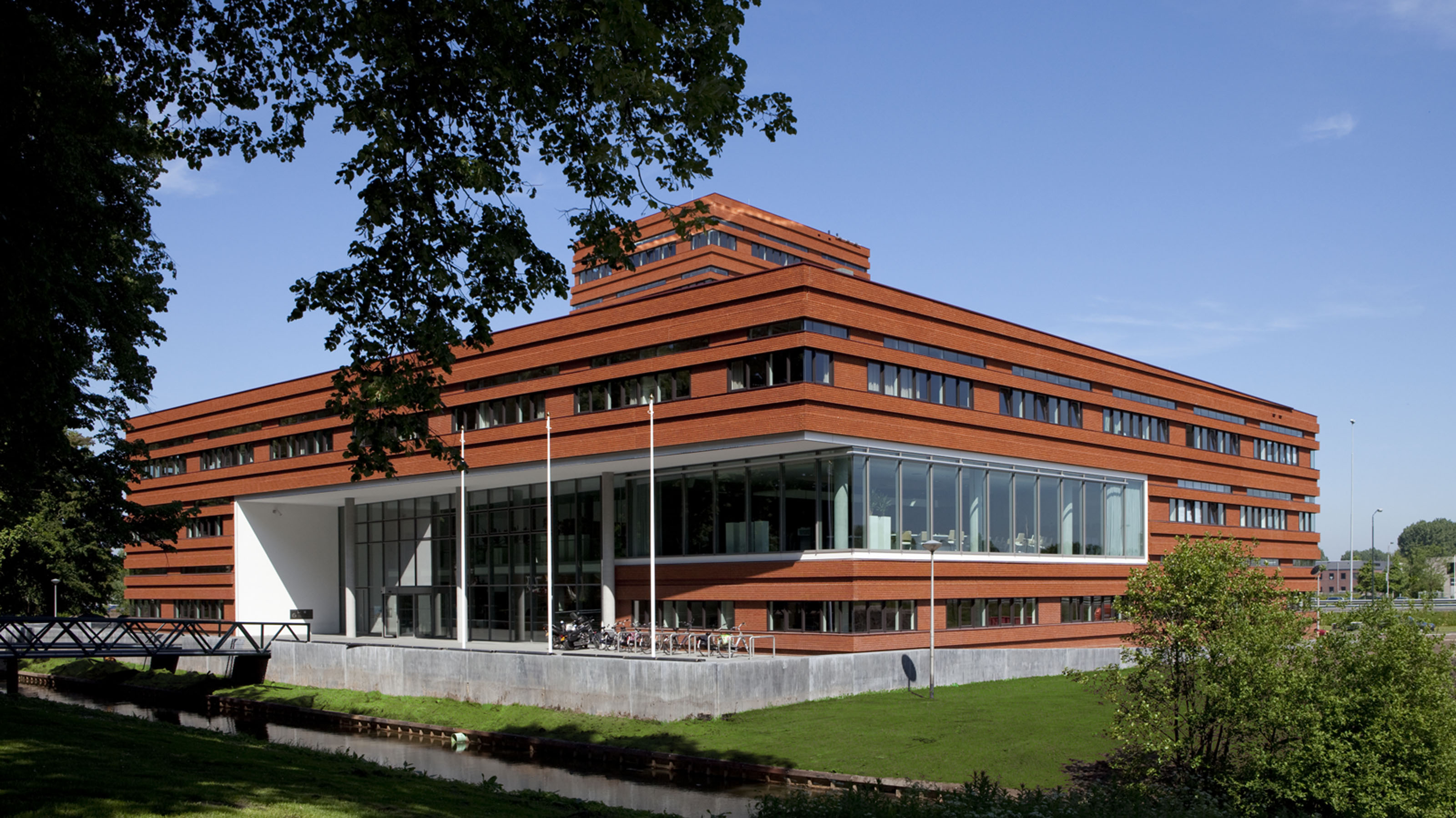 architectuur-Stadhuis-Waalwijk-03.jpg